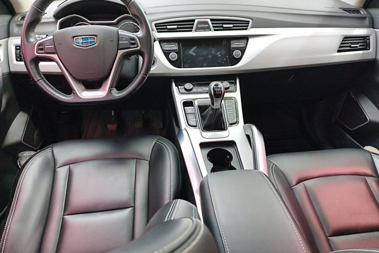 Used Geely Auto Emgrand X7 Sport 2016 2.0L Manual ZhiShang Version Center Console