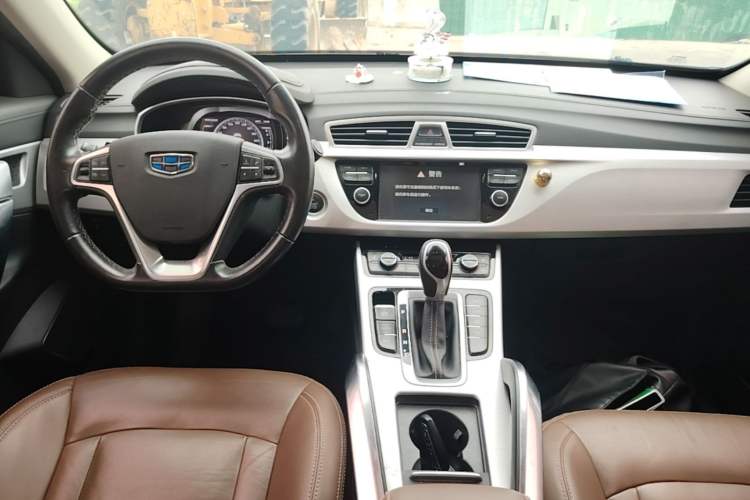 Used Geely Auto Emgrand X7 Sport 2016 1.8TD Automatic ZhiZun Version Center Console