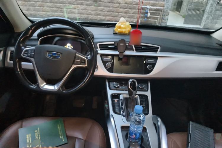 Used Geely Auto Emgrand X7 Sport 2016 1.8TD Automatic ZhiZun Version Center Console