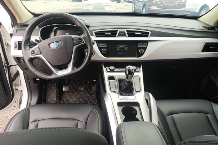 Used Geely Auto Emgrand X7 Sport 2016 2.0L Manual ZhiShang Version Center Console