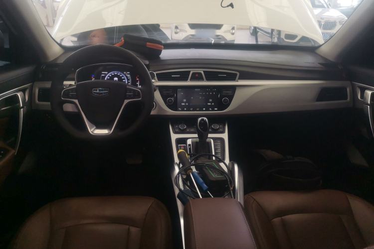 Used Geely Auto Emgrand X7 Sport 2016 1.8TD Automatic All-Wheel-Drive ZhiZun Edition Center Console