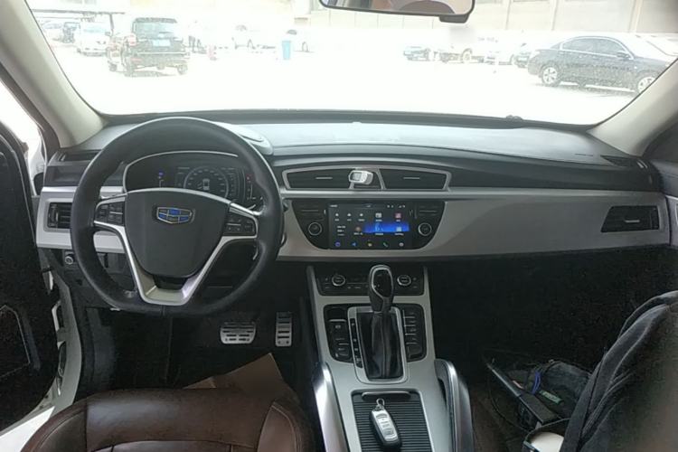 Used Geely Auto Emgrand X7 Sport 2016 1.8TD Automatic ZhiZun Version Center Console