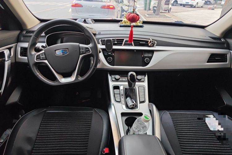 Used Geely Auto Emgrand X7 Sport 2016 1.8TD Automatic ZhiShang Model Center Console
