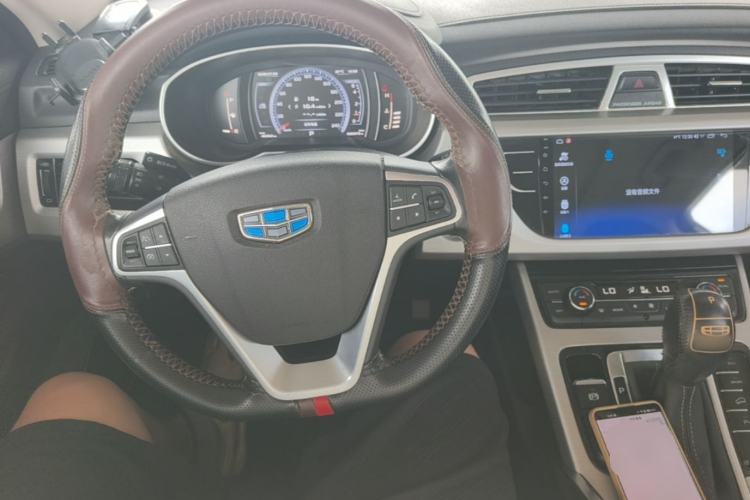 Used Geely Auto Emgrand X7 Sport 2016 1.8TD Automatic Smart Connectivity Version Center Console
