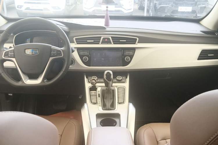 Used Geely Auto Emgrand X7 Sport 2016 1.8TD Automatic ZhiZun Version Center Console