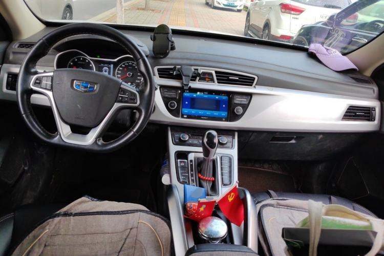 Used Geely Auto Emgrand X7 Sport 2016 1.8TD Automatic ZhiShang Model Center Console