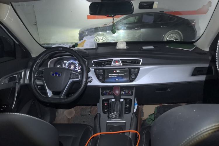 Used Geely Auto Emgrand X7 Sport 2016 1.8TD Automatic Smart Model Center Console