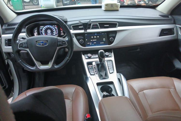 Used Geely Auto Emgrand X7 Sport 2016 1.8TD Automatic ZhiZun Version Center Console