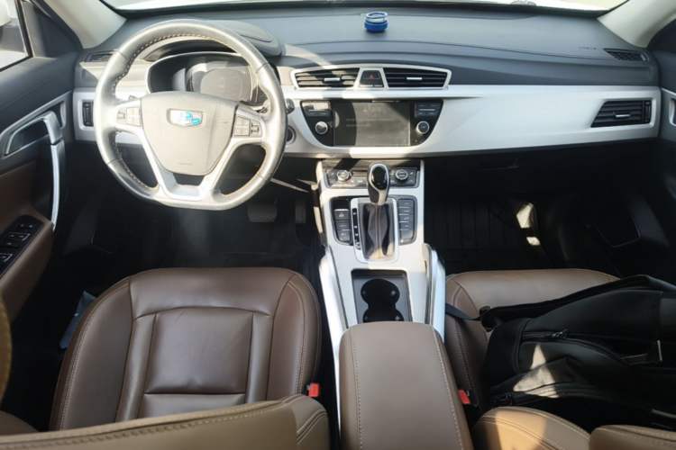 Used Geely Auto Emgrand X7 Sport 2016 1.8TD Automatic ZhiZun Version Center Console