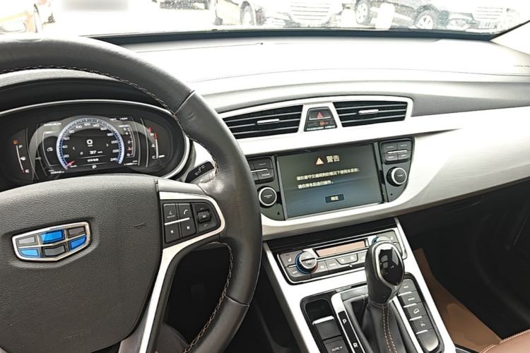 Used Geely Auto Emgrand X7 Sport 2016 1.8TD Automatic ZhiZun Version Center Console