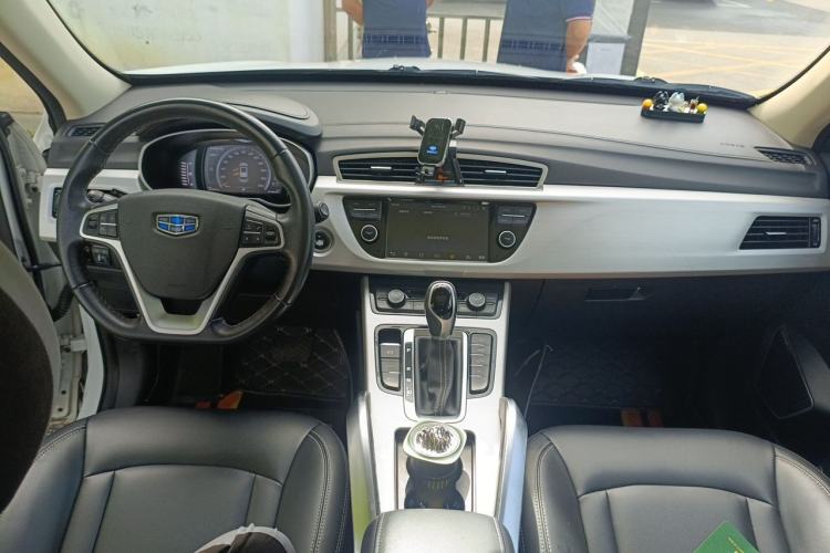Used Geely Auto Emgrand X7 Sport 2016 1.8TD Automatic Smart Connectivity Version Center Console