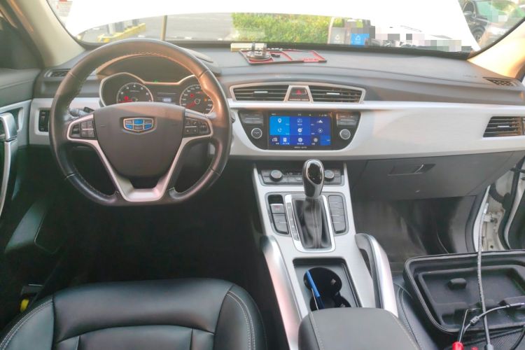 Used Geely Auto Emgrand X7 Sport 2016 1.8TD Automatic Smart Connectivity Version Center Console