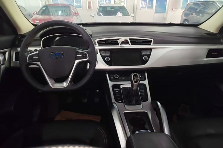 Used Geely Auto Emgrand X7 Sport 2016 2.0L Manual ZhiShang Version Center Console