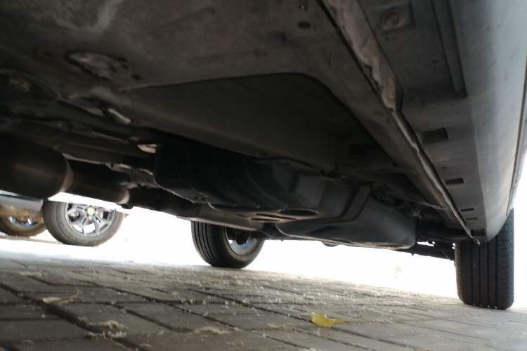 Used Geely Auto Emgrand X7 Sport 2016 2.0L Manual ZhiShang Version Chassis Front Left