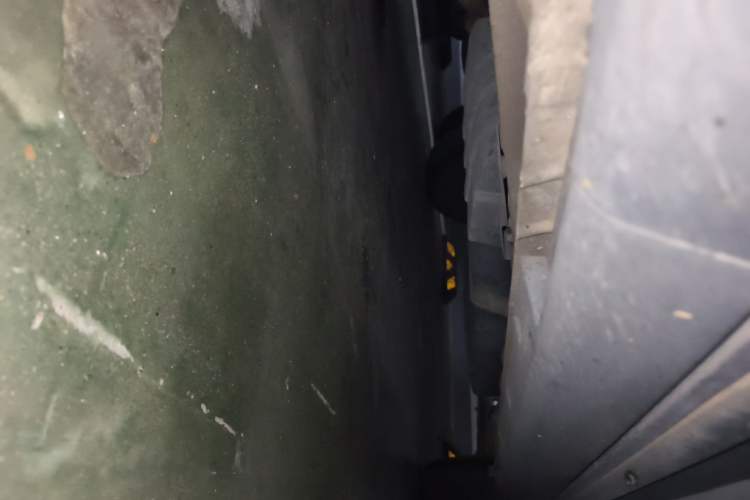 Used Geely Auto Emgrand X7 Sport 2016 2.0L Manual ZhiShang Version Chassis Front Left