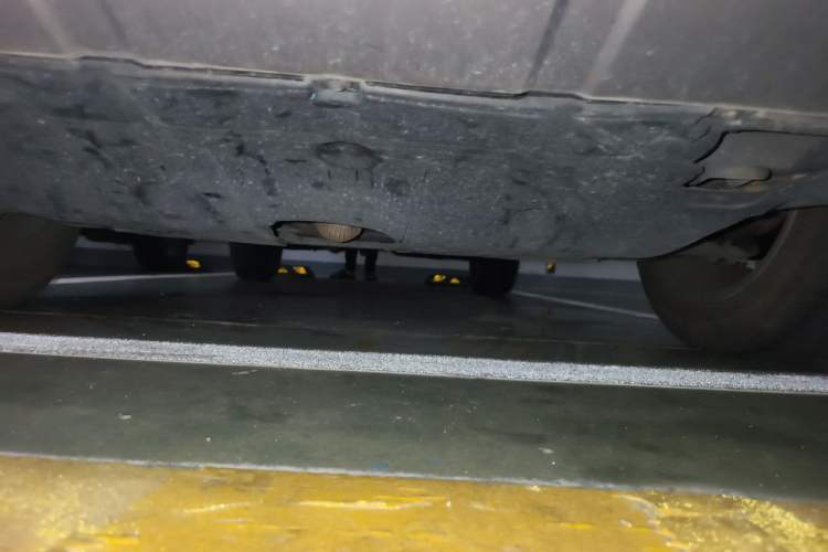 Used Geely Auto Emgrand X7 Sport 2016 2.0L Manual ZhiShang Version Chassis Front