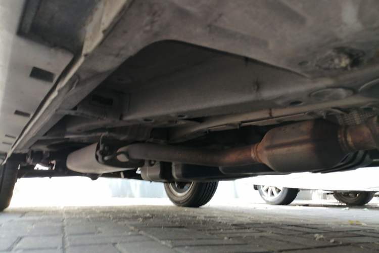 Used Geely Auto Emgrand X7 Sport 2016 2.0L Manual ZhiShang Version Chassis Front Right