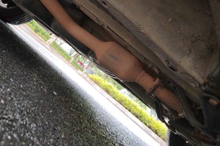 Used Geely Auto Emgrand X7 Sport 2016 2.0L Manual ZhiShang Version Chassis Front Right