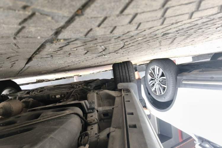 Used Geely Auto Emgrand X7 Sport 2016 1.8TD Automatic ZhiShang Model Chassis Rear Left