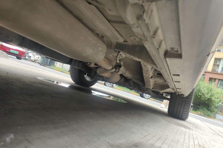 Used Geely Auto Emgrand X7 Sport 2016 2.0L Manual ZhiShang Version Chassis Rear Right