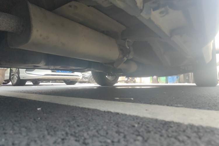 Used Geely Auto Emgrand X7 Sport 2016 2.0L Manual ZhiShang Version Chassis Rear Right