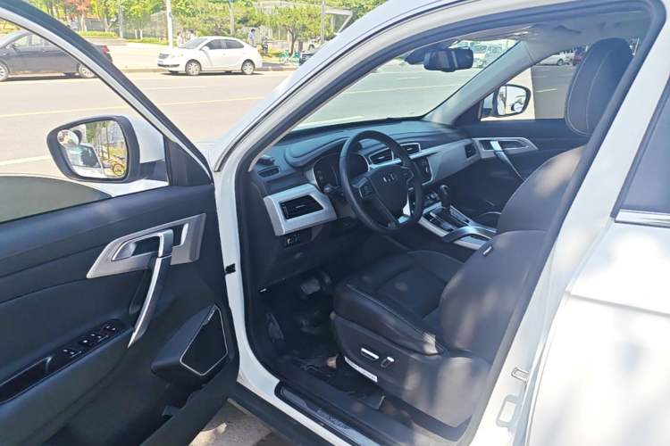 Used Geely Auto Emgrand X7 Sport 2016 1.8TD Automatic Smart Model Driver Seat