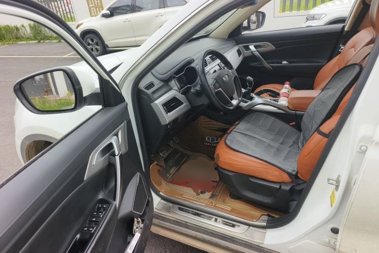 Used Geely Auto Emgrand X7 Sport 2016 2.0L Manual Smart Connect Version Driver Seat