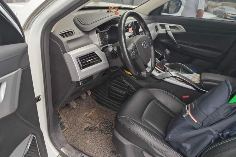 Used Geely Auto Emgrand X7 Sport 2016 2.0L Manual ZhiShang Version Driver Seat