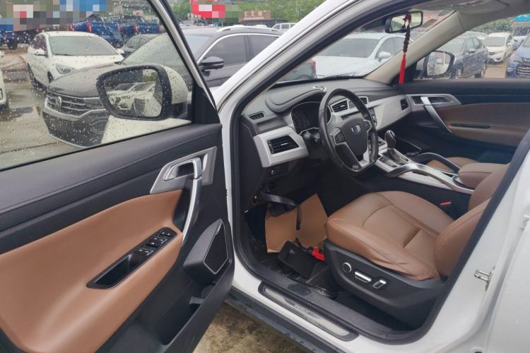 Used Geely Auto Emgrand X7 Sport 2016 1.8TD Automatic All-Wheel-Drive ZhiZun Edition Driver Seat