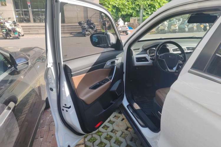 Used Geely Auto Emgrand X7 Sport 2016 1.8TD Automatic ZhiZun Version Driver Seat