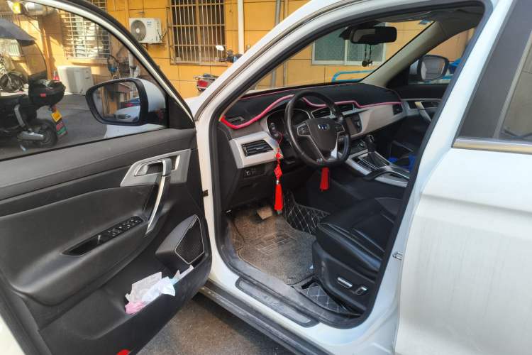 Used Geely Auto Emgrand X7 Sport 2016 1.8TD Automatic Smart Model Driver Seat