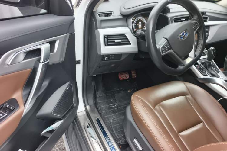 Used Geely Auto Emgrand X7 Sport 2016 1.8TD Automatic All-Wheel-Drive ZhiZun Edition Driver Seat