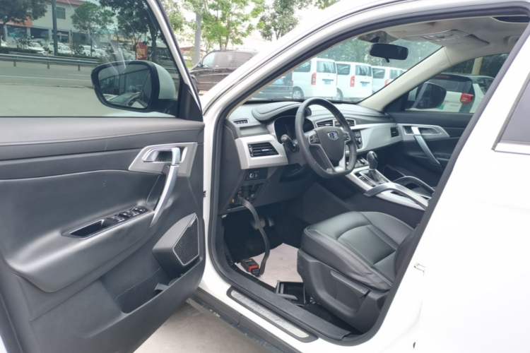 Used Geely Auto Emgrand X7 Sport 2016 1.8TD Automatic Smart Connectivity Version Driver Seat