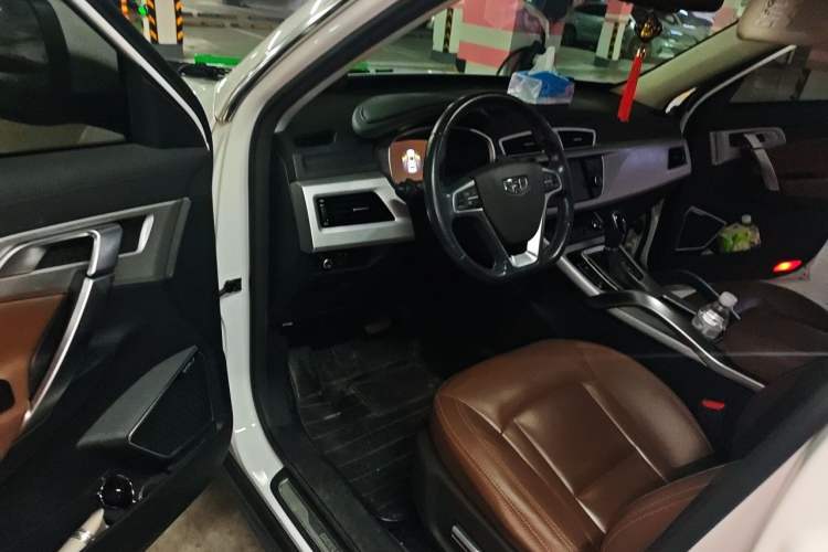 Used Geely Auto Emgrand X7 Sport 2016 1.8TD Automatic ZhiZun Version Driver Seat