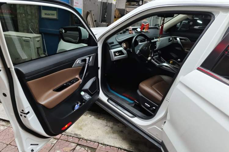 Used Geely Auto Emgrand X7 Sport 2016 1.8TD Automatic ZhiZun Version Driver Seat