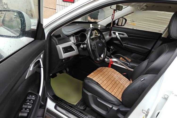 Used Geely Auto Emgrand X7 Sport 2016 2.0L Manual ZhiShang Version Driver Seat