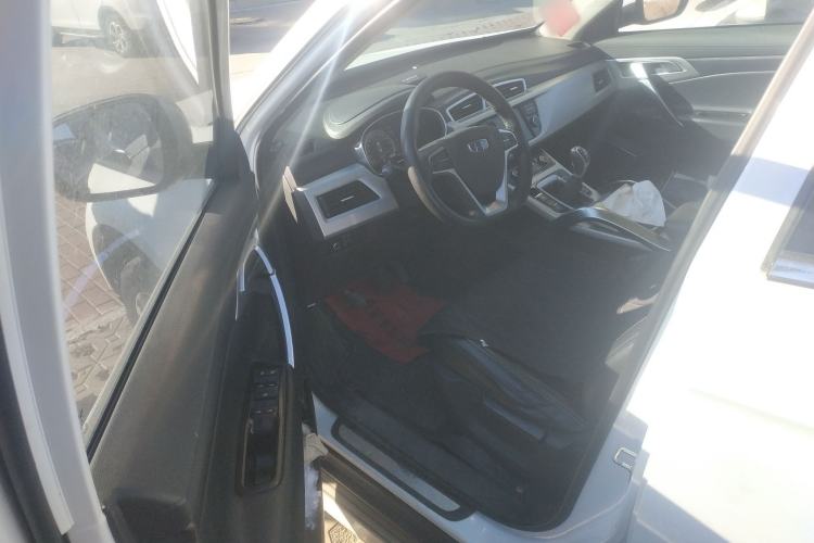 Used Geely Auto Emgrand X7 Sport 2016 2.0L Manual ZhiShang Version Driver Seat