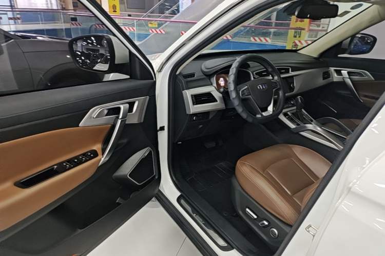 Used Geely Auto Emgrand X7 Sport 2016 1.8TD Automatic All-Wheel-Drive ZhiZun Edition Driver Seat
