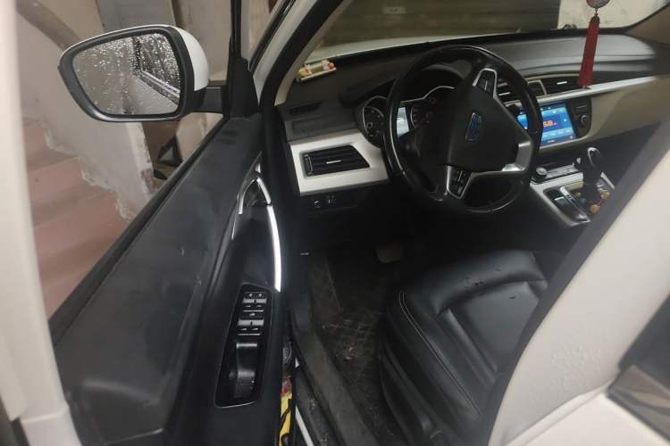 Used Geely Auto Emgrand X7 Sport 2016 1.8TD Automatic ZhiShang Model Driver Seat