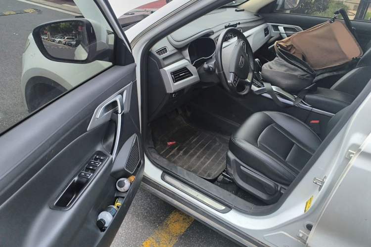 Used Geely Auto Emgrand X7 Sport 2016 1.8TD Automatic Smart Connectivity Version Driver Seat