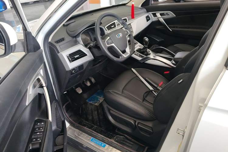 Used Geely Auto Emgrand X7 Sport 2016 2.0L Manual Smart Connect Version Driver Seat