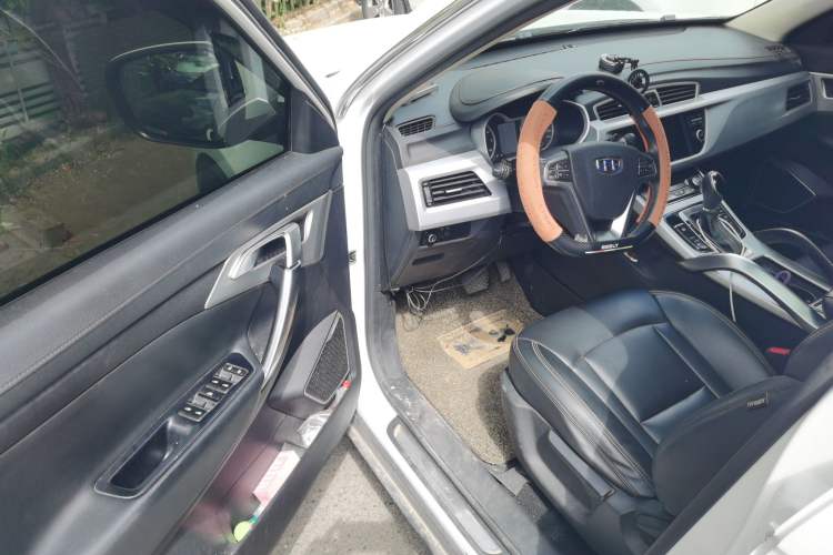 Used Geely Auto Emgrand X7 Sport 2016 1.8TD Automatic ZhiShang Model Driver Seat