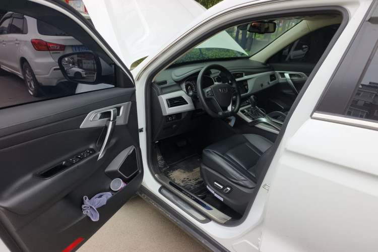 Used Geely Auto Emgrand X7 Sport 2016 1.8TD Automatic Smart Model Driver Seat