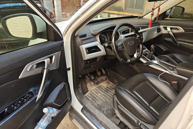 Used Geely Auto Emgrand X7 Sport 2016 2.0L Manual Smart Connect Version Driver Seat