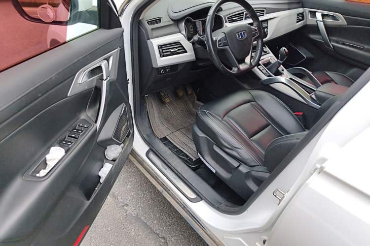 Used Geely Auto Emgrand X7 Sport 2016 2.0L Manual ZhiShang Version Driver Seat