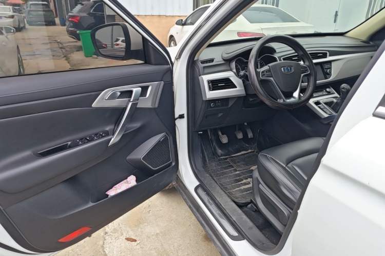 Used Geely Auto Emgrand X7 Sport 2016 2.0L Manual ZhiShang Version Driver Seat
