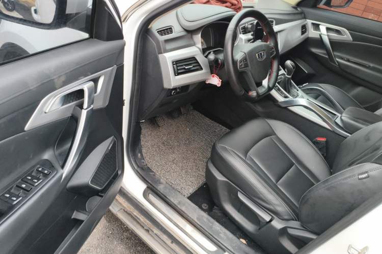 Used Geely Auto Emgrand X7 Sport 2016 2.0L Manual Smart Connect Version Driver Seat