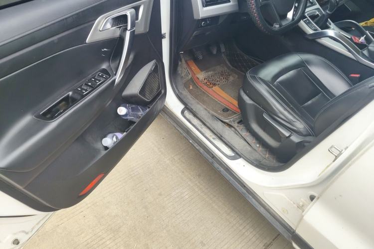 Used Geely Auto Emgrand X7 Sport 2016 2.0L Manual ZhiShang Version Driver Seat