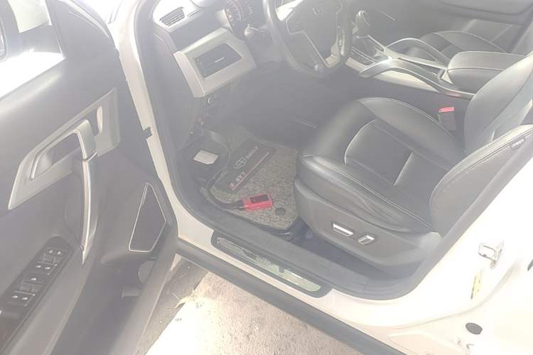 Used Geely Auto Emgrand X7 Sport 2016 1.8TD Automatic Smart Model Driver Seat