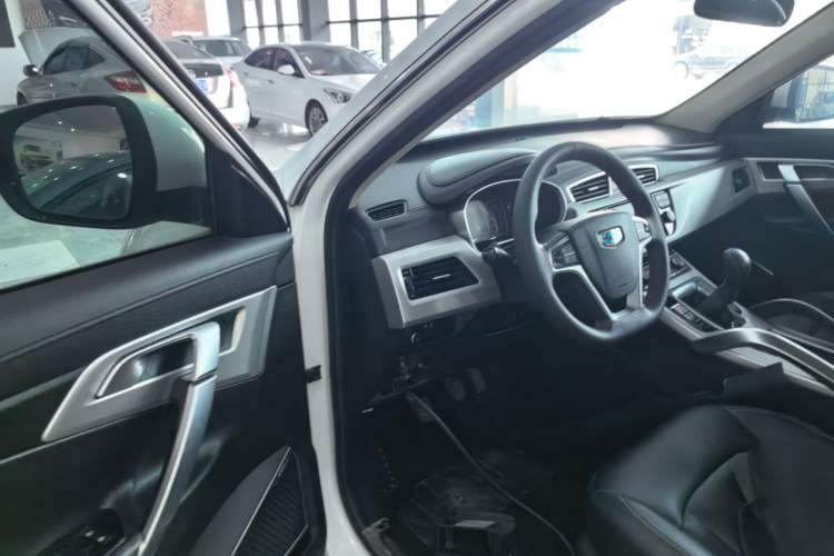 Used Geely Auto Emgrand X7 Sport 2016 2.0L Manual Smart Connect Version Driver Seat